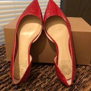 Super cute Vince Camuto pointy flats